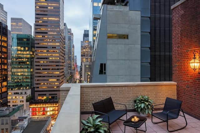 Omni Berkshire Place-Premier Room, 1 King Bed, Terrace (Executive)-7