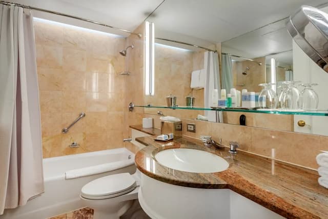 Omni Berkshire Place-Luxury Suite, 1 King Bed (Rodgers and Hammerstein)-6