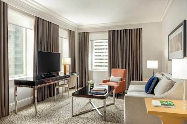 Omni Berkshire Place-Suite, 1 King Bed (5th Avenue)-7