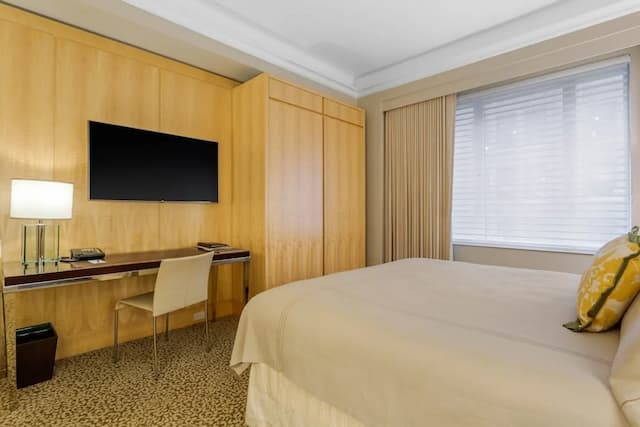 Omni Berkshire Place-Deluxe Room, 1 King Bed-2