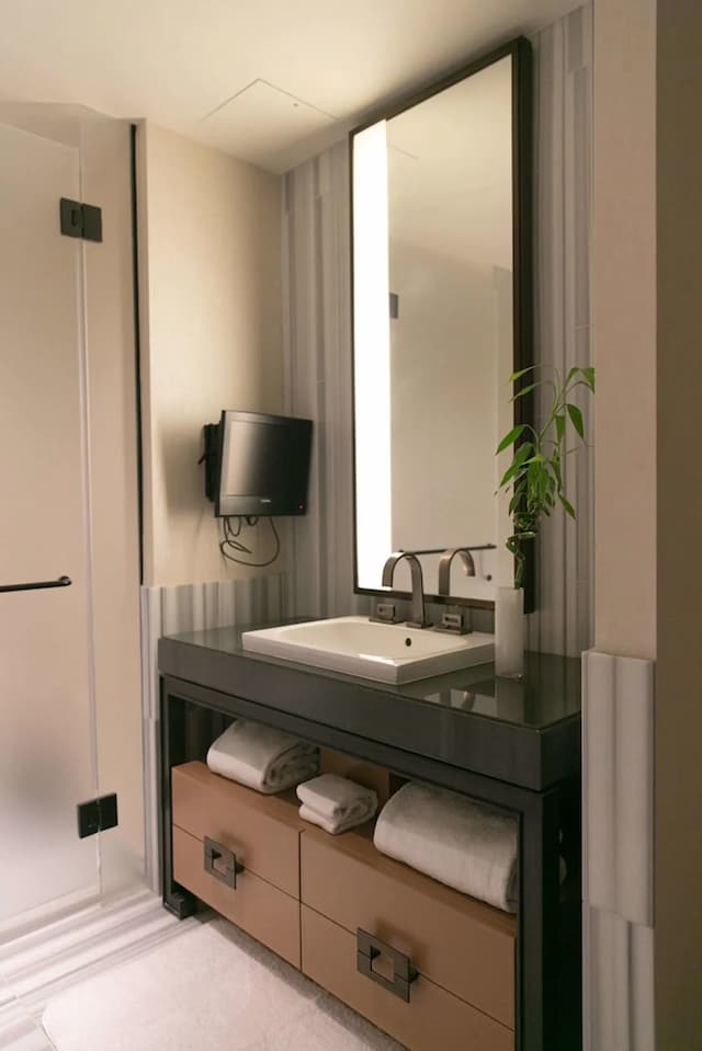 The Dominick-Skyline View King Room-6