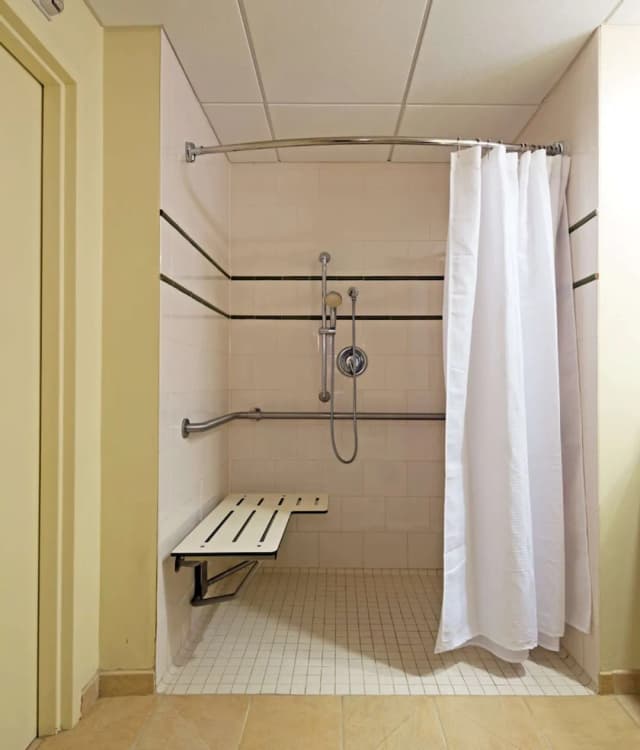 Hilton Houston Post Oak by the Galleria-Standard Room, 1 King Bed, Accessible (Roll-in Shower)-5