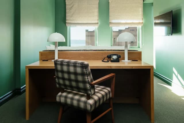 펠리호텔 시애틀-디럭스룸, 킹사이즈침대 1개 (The King Studio ADA Roll-In Shower)-1