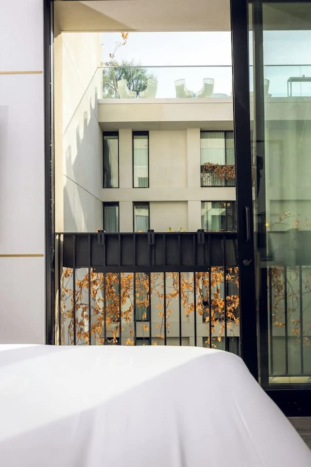 The Godfrey Hotel Hollywood-Courtyard King-8