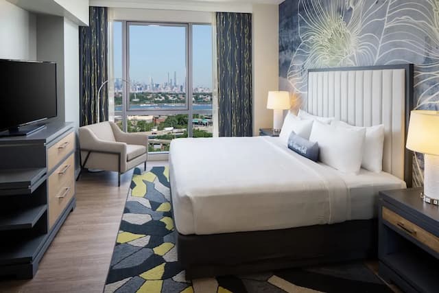 Hotel Indigo Flushing - LaGuardia by IHG-Room, 1 King Bed, Accessible (Communications, Mobility)-1