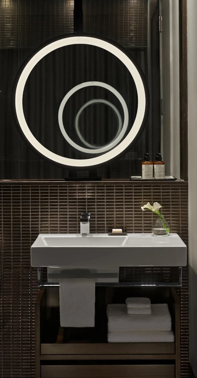 ModernHaus SoHo-Room, 1 Queen Bed (Modern)-5