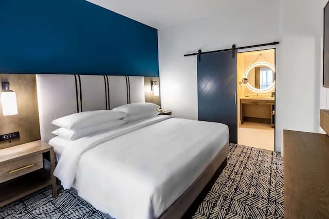 The Chifley Houston, Tapestry Collection by Hilton-套房, 1 张特大床-4