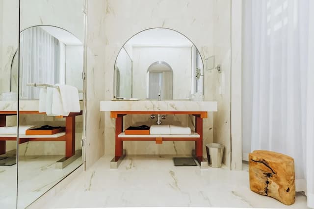 Lotte Hotel Seattle-Junior Suite, Bay View-5