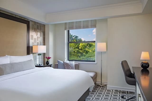 JW Marriott Essex House New York-客房, 1 张特大床, 公园景观-1