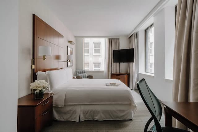 Club Quarters Hotel, Central Loop, Chicago-Standard Room, 1 Queen Bed-7