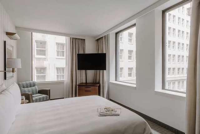 Club Quarters Hotel, Central Loop, Chicago-Standard Room, 1 Queen Bed-3