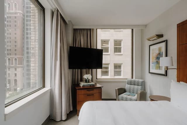 Club Quarters Hotel, Central Loop, Chicago-Superior Room, 1 Queen Bed, Kitchenette-5