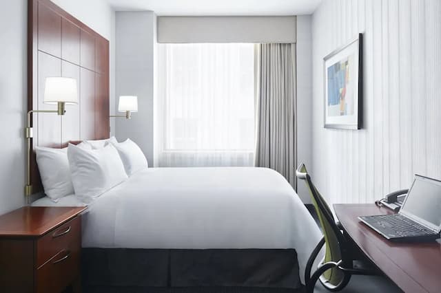 Club Quarters Hotel, Central Loop, Chicago-Club Room, 1 Queen Bed-1