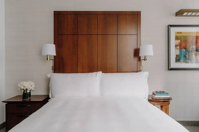 Club Quarters Hotel, Central Loop, Chicago-Club Room, 1 Queen Bed-5