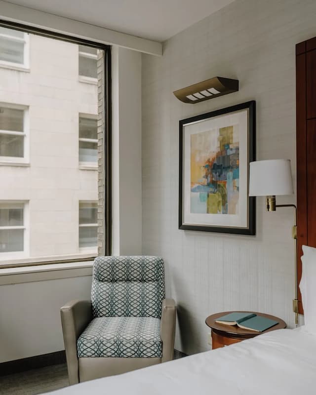Club Quarters Hotel, Central Loop, Chicago-Standard Room, 1 King Bed-4