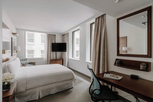 Club Quarters Hotel, Central Loop, Chicago-Standard Room, 1 King Bed-1