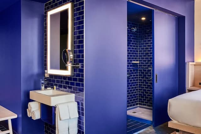 Radio Hotel-Radio Two Queen ADA Mobility Access Room-4