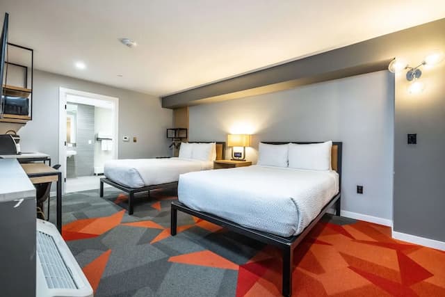 인피니티 호텔 샌프란시스코, 태피스트리 컬렉션 바이 힐튼-룸, 더블침대 2개, 장애인 지원, 욕조 (Mobility & Hearing)-3