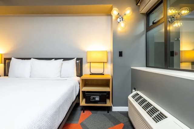 인피니티 호텔 샌프란시스코, 태피스트리 컬렉션 바이 힐튼-룸, 킹사이즈침대 1개, 욕조 (Mobility & Hearing)-2