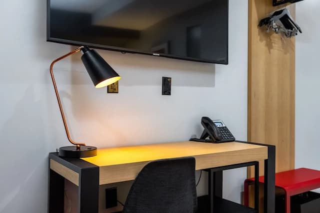 인피니티 호텔 샌프란시스코, 태피스트리 컬렉션 바이 힐튼-룸, 킹사이즈침대 1개, 욕조 (Mobility & Hearing)-1