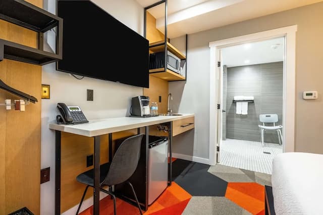 인피니티 호텔 샌프란시스코, 태피스트리 컬렉션 바이 힐튼-룸, 퀸사이즈침대 1개, 장애인 지원, 욕조 (Mobility & Hearing)-5