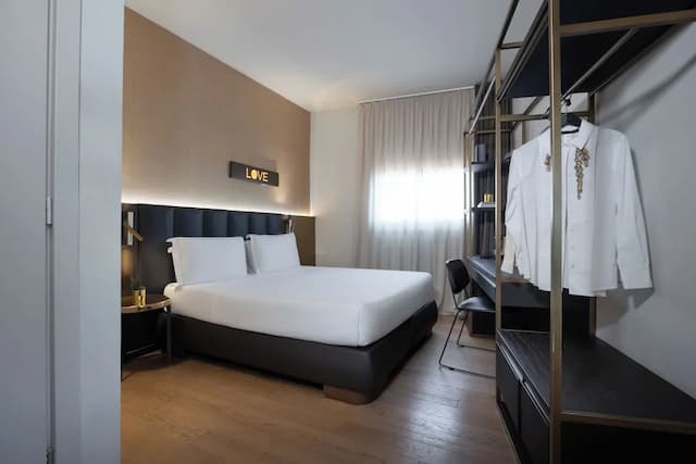 더 마켓 어반 호텔-디럭스룸-2