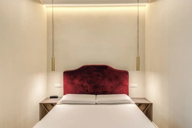 Flower Garden Hotel Rome-Superior Double Room-5