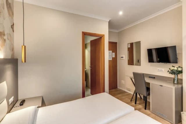 Flower Garden Hotel Rome-Superior Double Room-2
