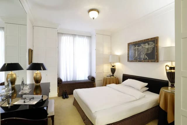 Opera Hotel-Superior Room-4