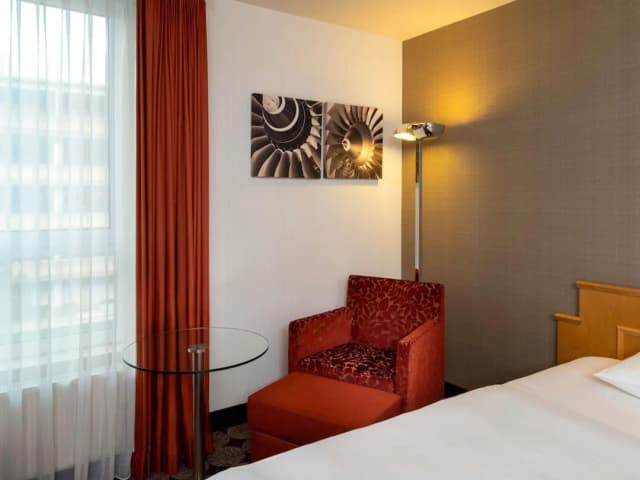 Mövenpick Hotel Nuernberg Airport-Classic Room, 1 King Bed-11