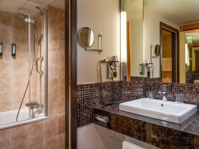 Mövenpick Hotel Nuernberg Airport-Superior Twin Room, 2 Twin Beds-8