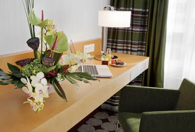 Mövenpick Hotel Nuernberg Airport-Superior Room, 1 King Bed-2