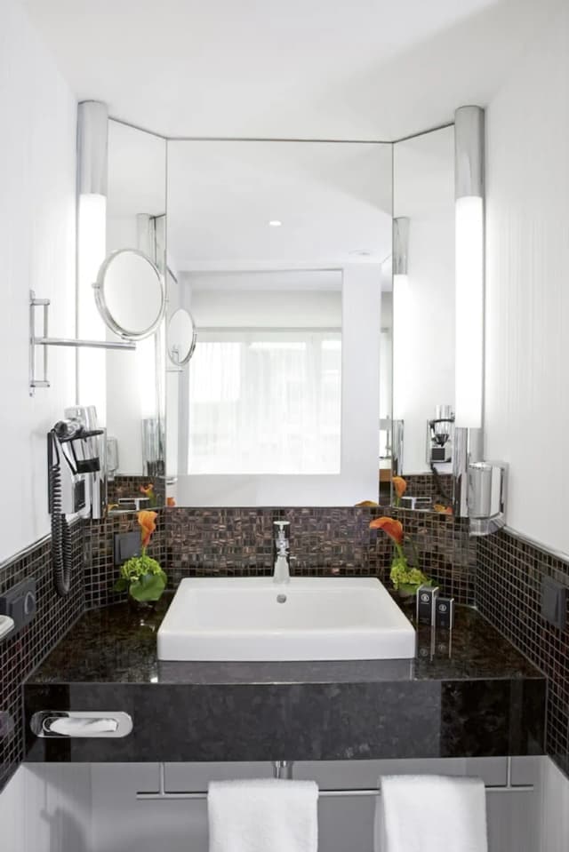 Mövenpick Hotel Nuernberg Airport-Superior Room, 1 King Bed-4