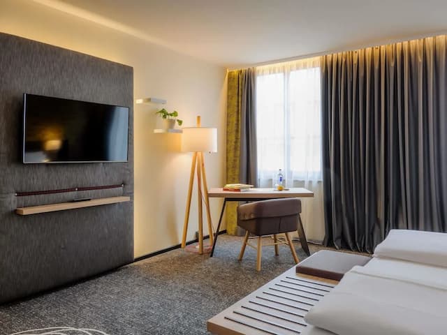 Mercure Muenchen City Center-Superior Room-5