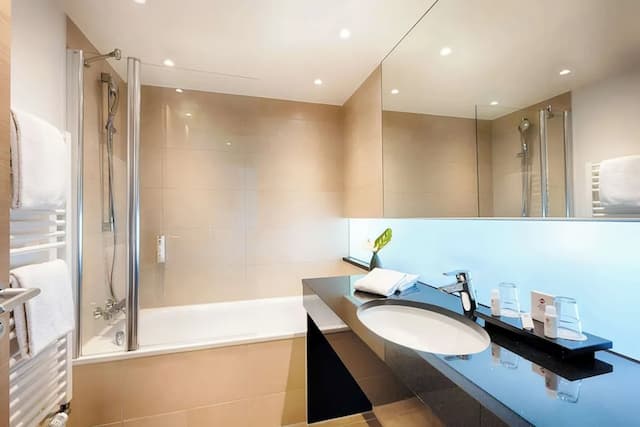 Best Western Plus Welcome Hotel Frankfurt-Deluxe Room, 2 Twin Beds-5