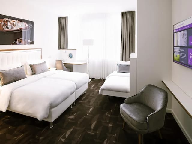 Mercure Hotel MOA Berlin-Superior Room, 1 Queen Bed with Sofa bed (with extra bed)-7