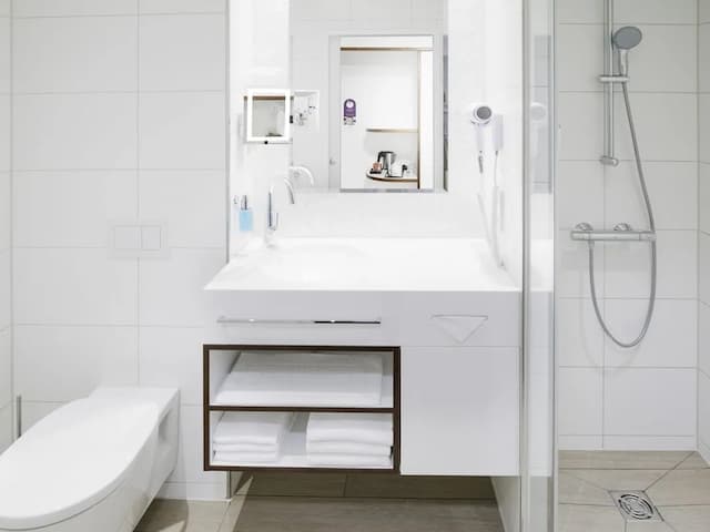 Mercure Hotel MOA Berlin-Standard Suite, 1 Queen Bed with Sofa bed-12