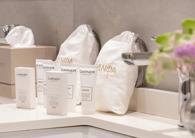 El Avenida Palace Hotel-Family room renovated-9