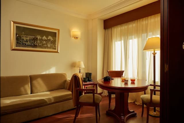 El Avenida Palace Hotel-Junior Studio Suite-2