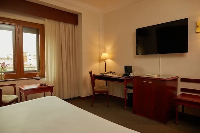 El Avenida Palace Hotel-City Double Room, City View-2