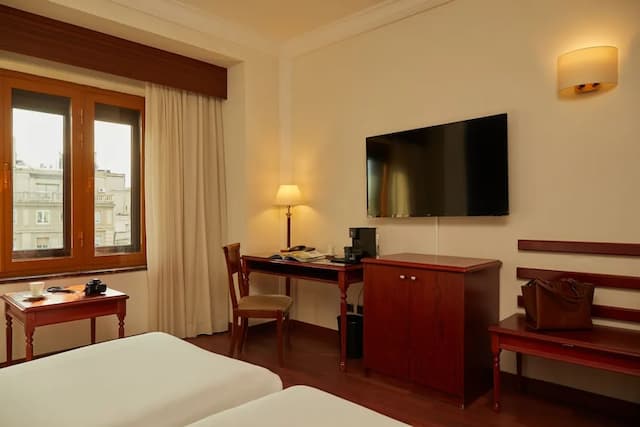 El Avenida Palace Hotel-City Double Room, City View-5