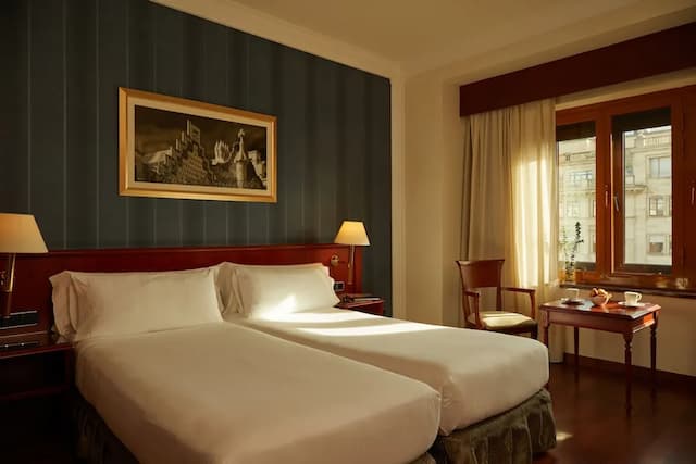 El Avenida Palace Hotel-City Double Room, City View-7