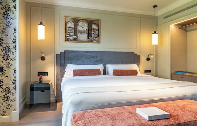 El Avenida Palace Hotel-Superior Double Room, City View-5