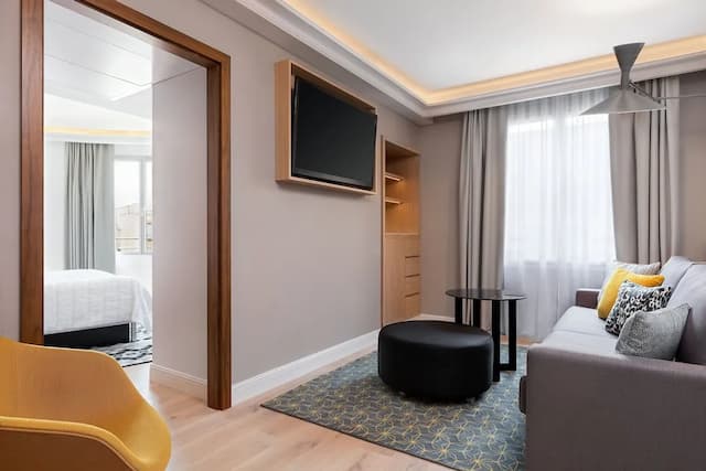 Le Meridien Barcelona-Suite, 1 King Bed (Prestige)-3