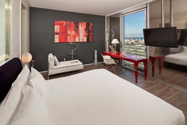 Melia Barcelona Sky-Premium Room, Sea View ((2+1))-1