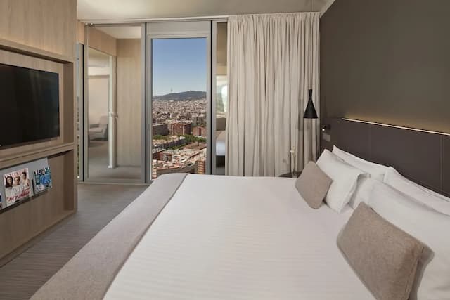 Melia Barcelona Sky-The Level, Suite, City View (2+2)-3
