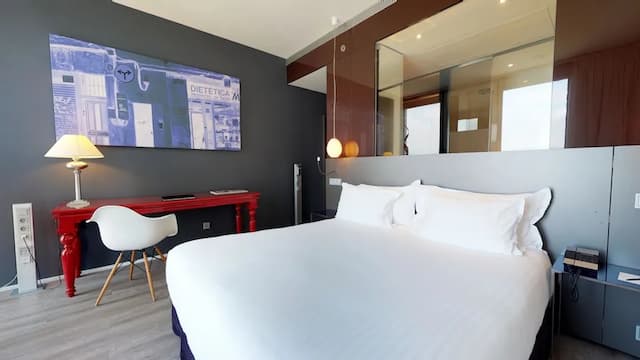 Melia Barcelona Sky-Premium Room, City View-1