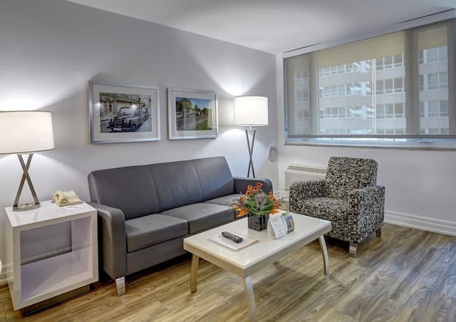 타운 인 스위트 호텔-럭셔리 스위트, 킹사이즈침대 1개-3