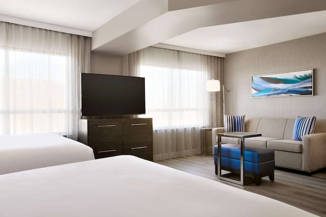 Embassy Suites by Hilton Toronto Airport-Suite, 2 Queen Beds-5