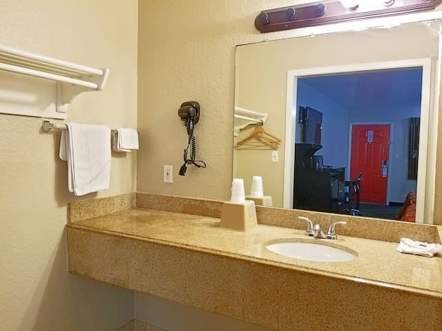 하워드 존슨 바이 윈덤 휴스턴 하비 공항-룸, 킹사이즈침대 1개, 금연-6